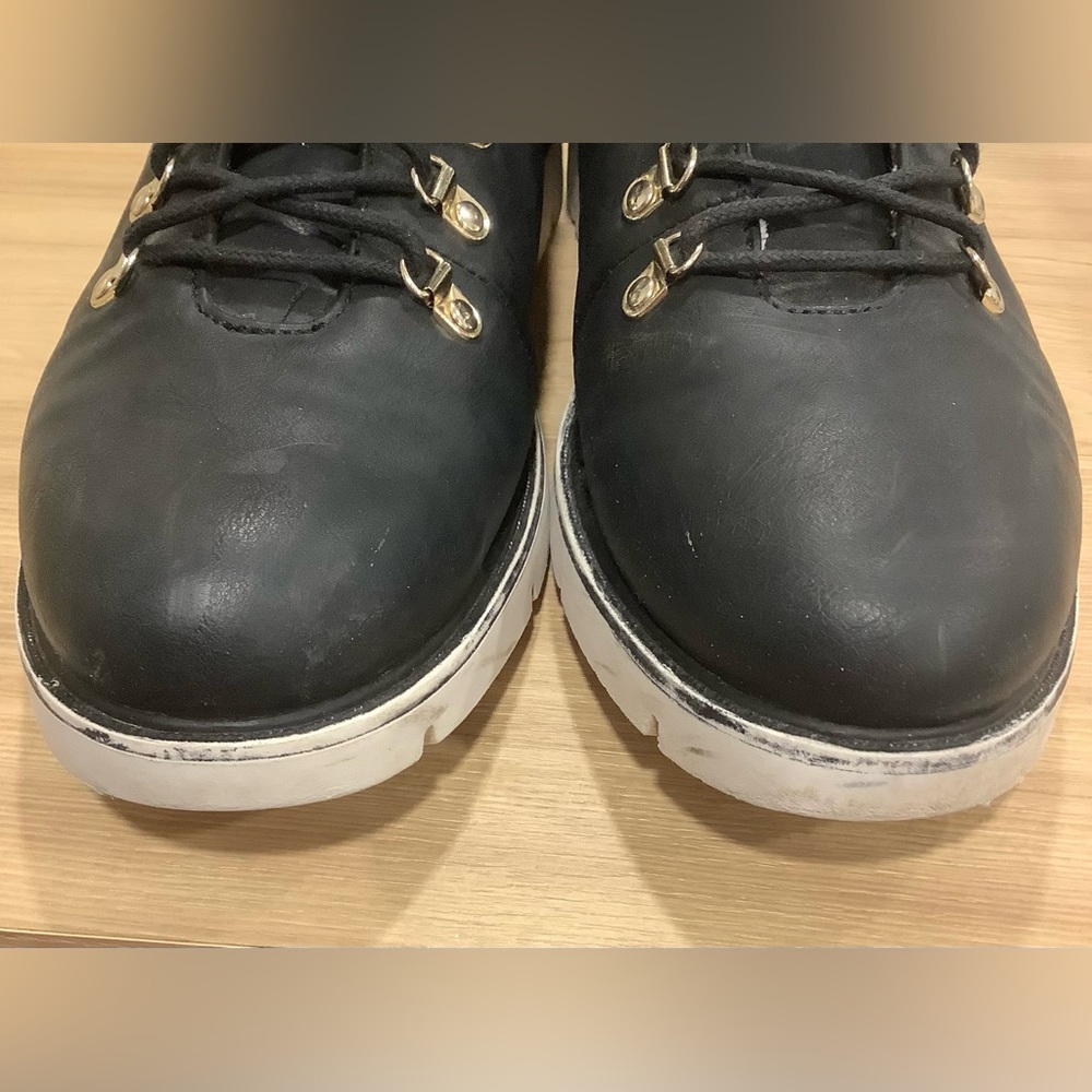 ShoeDazzle Kaytlyn Women's Black Fur-Lined Lace-up Boots Size 9 - Picture 6 of 8